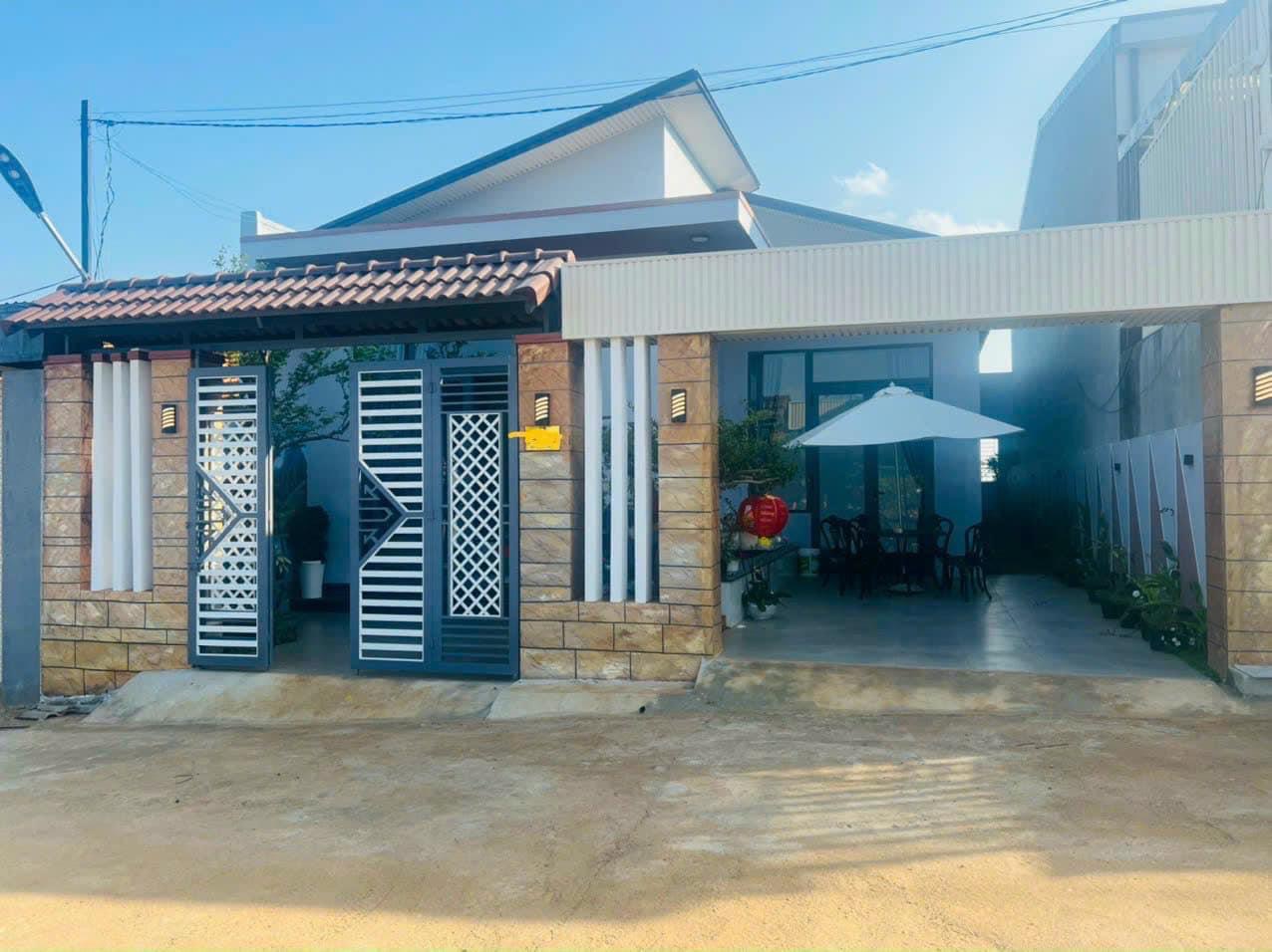 CẦN BÁN Biệt thự sân vườn Full nội thất hẻm cấp 1 Đỗ Xuân Hợp - Phường Tân Lợi - BMT.